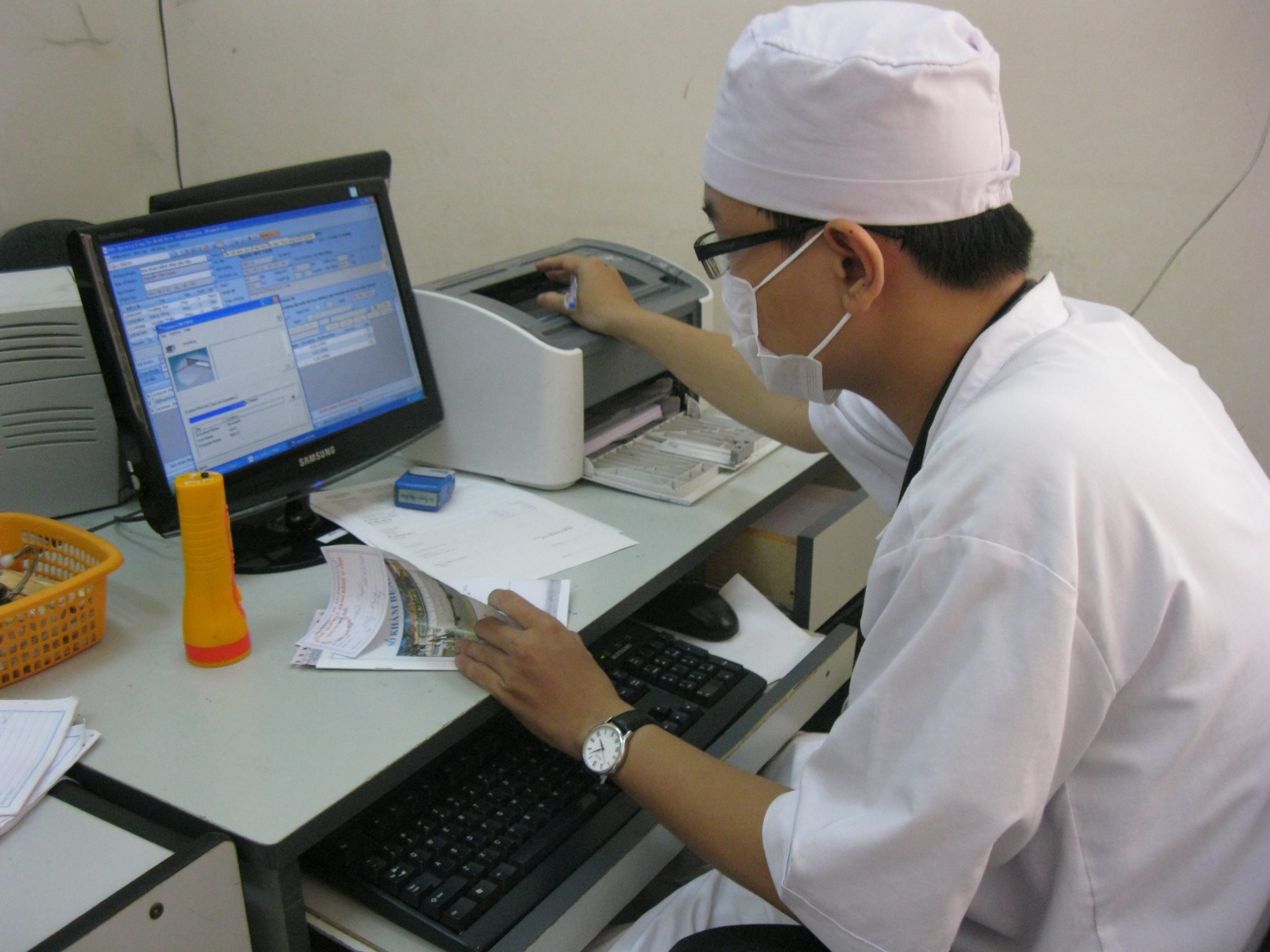 Ứng dụng công nghệ thông tin trong quản lý, điều hành bệnh viện