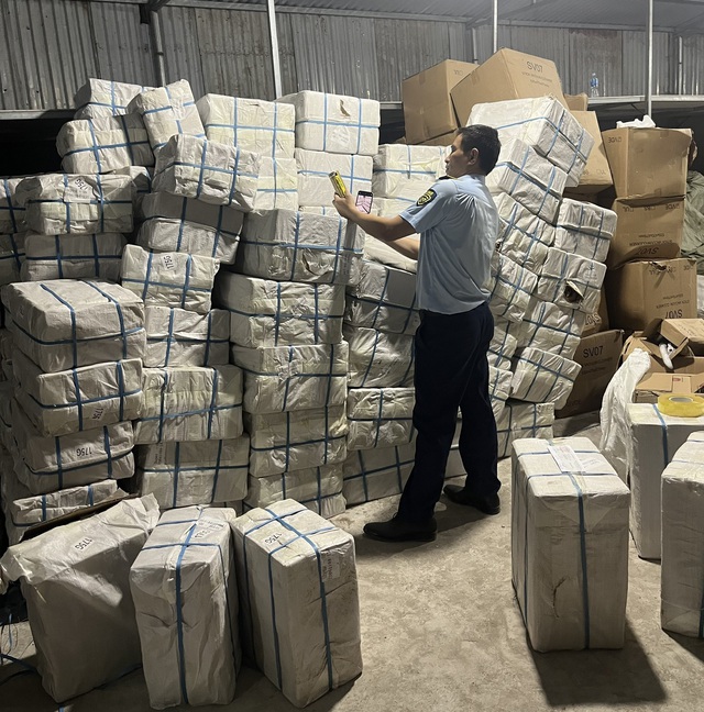 Kho hàng nhập lậu